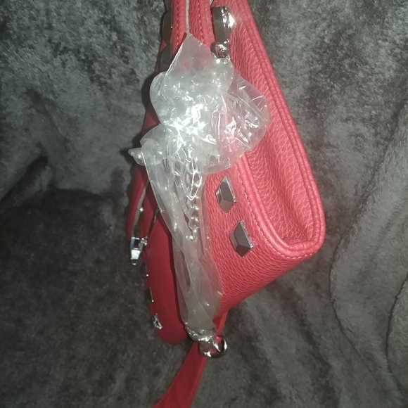 Red Convertable Clutch - Picture 5 of 7